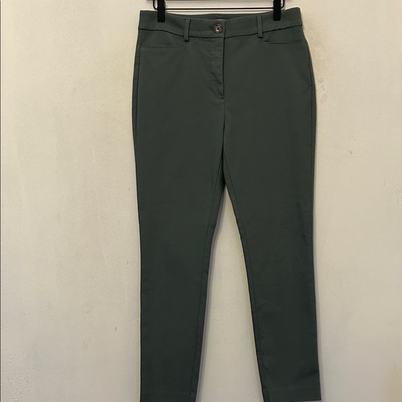 Loft Olive green pants The Skinny Size 8 EUC - Picture 2 of 7